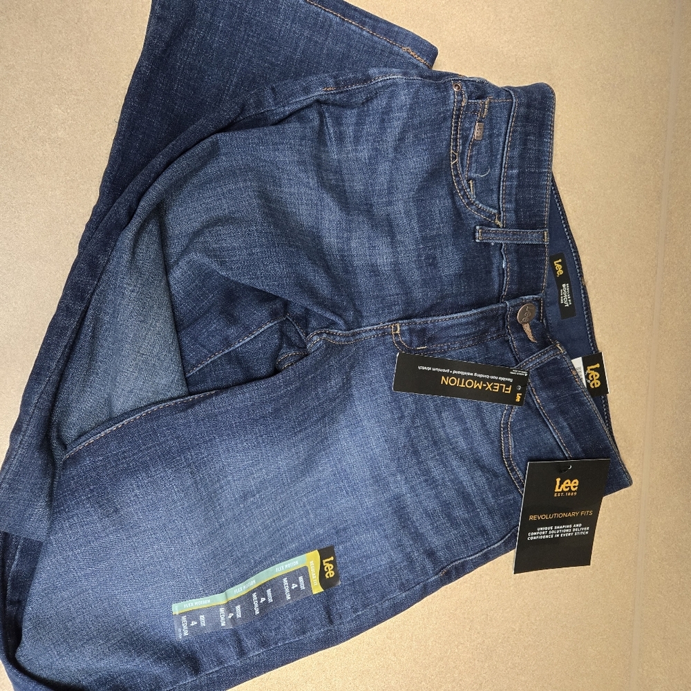 Women's 4 bootcut Lee jeans
